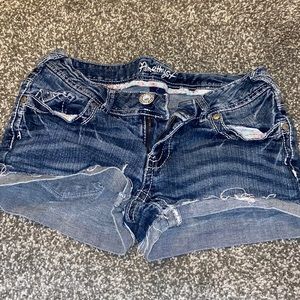 Women’s Amethyst brand Jean shorts size 7